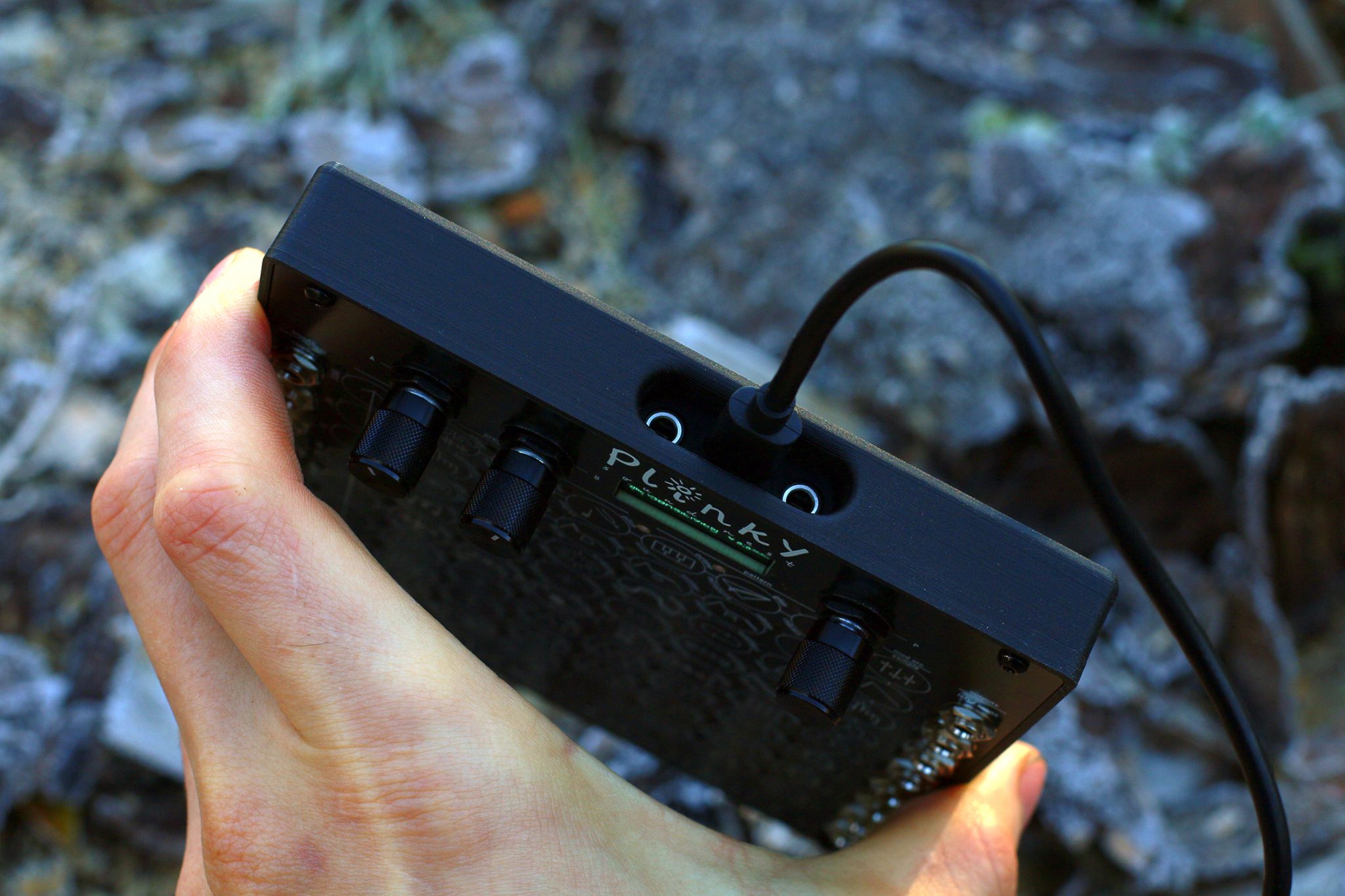 Plinky Synth Review: A Fearless 8-Voice Polyphonic Powerhouse of Mood ...