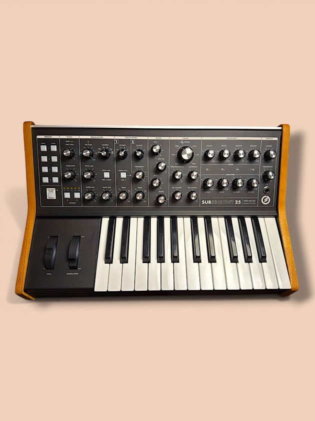 My new Moog Subsequent 25 - Kulshan Studios Presets Review